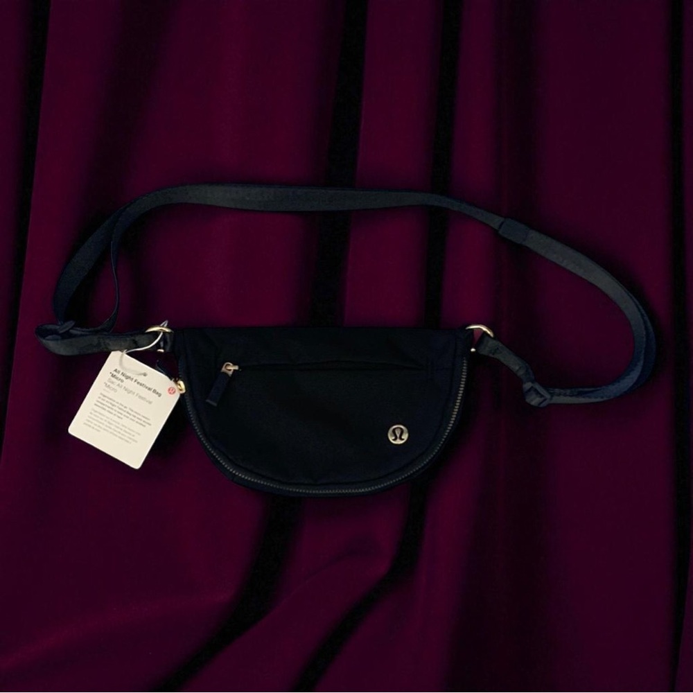 🌹lululemon athletica Black Belt Bag 2L🌹